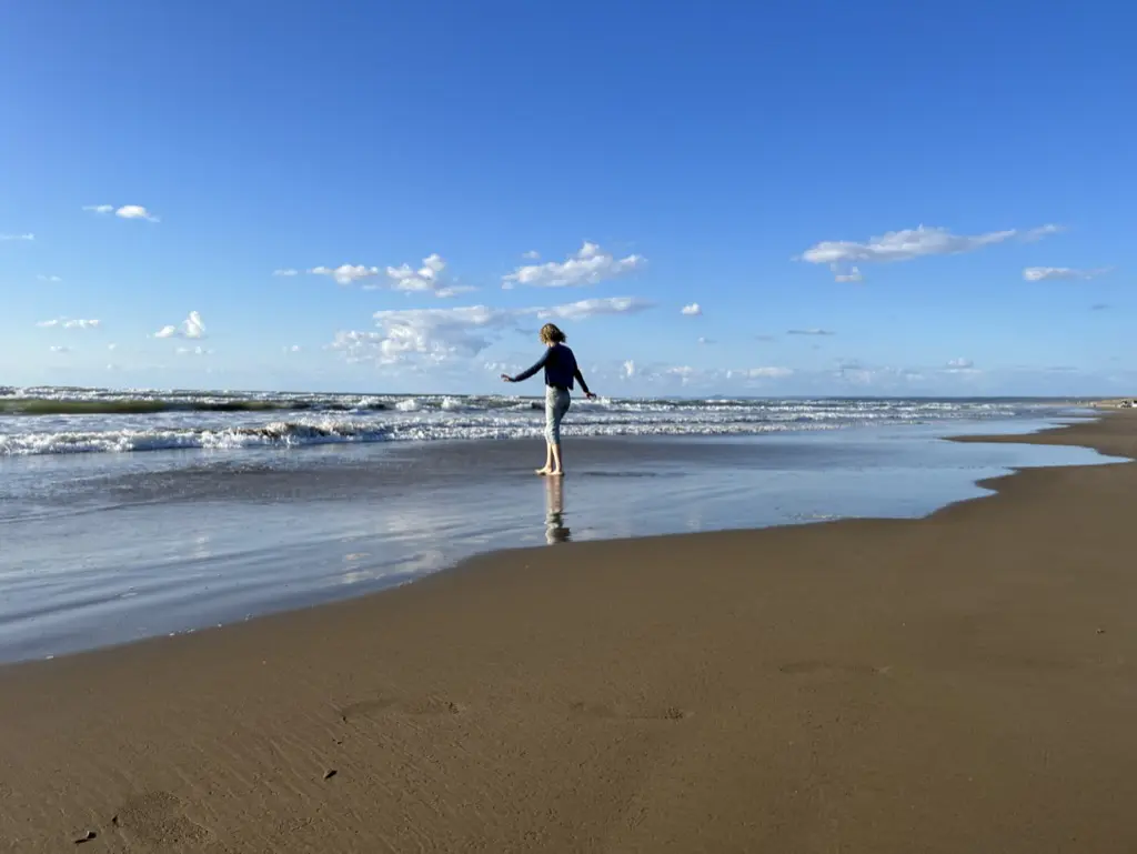 Vivian dipping her toes into the Japan Sea