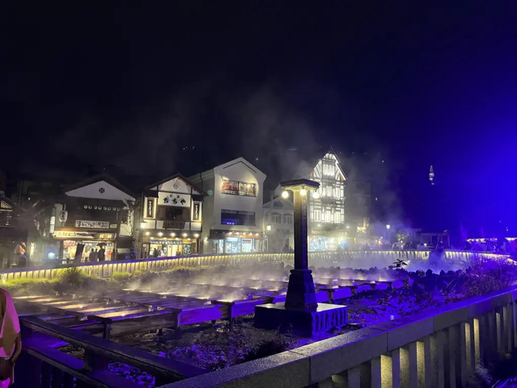 Kusatsu Yubatake light up